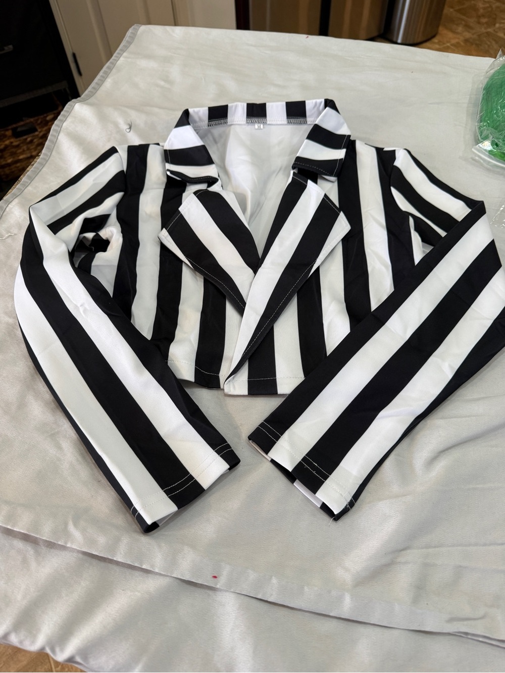 Beetlejuice Inspired Halloween Costume Women's M Striped Suit Wig 6 Piece Set - Picture 4 of 13
